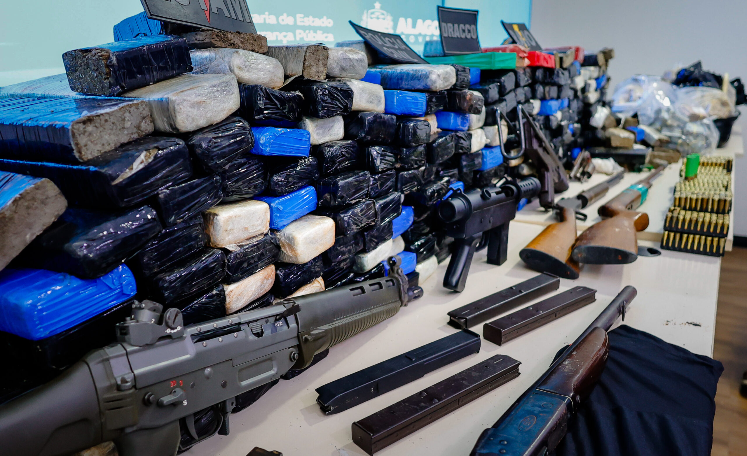 Cupula da Seguranca Publica fala em coletiva de imprensa sobre a apreensao de grande volume de drogas em Maceio. 

Foto: Thiago Sampaio/ Agencia Alagoas