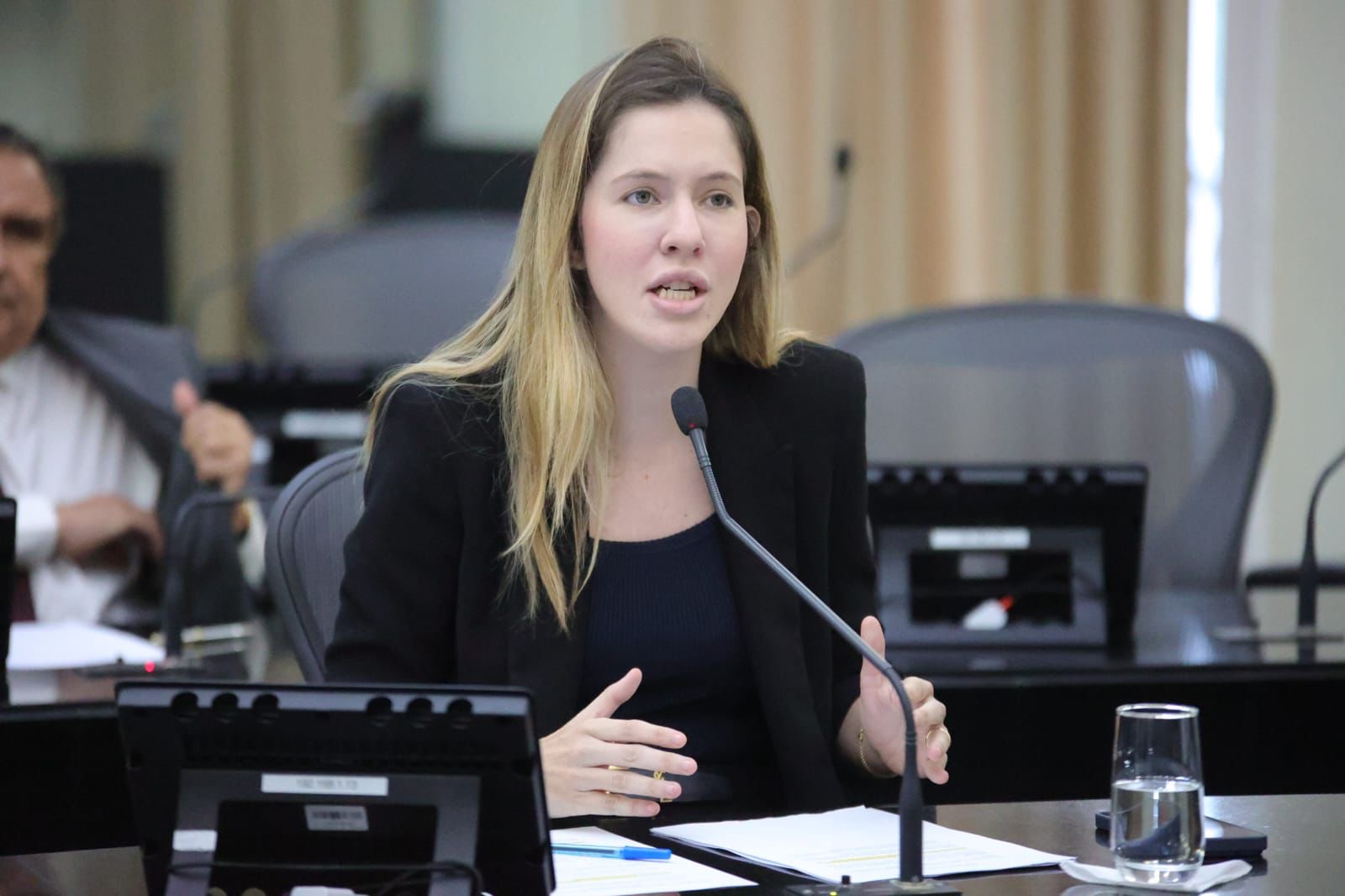 da6407e0-3a2b-4a99-a927-0680900afa79