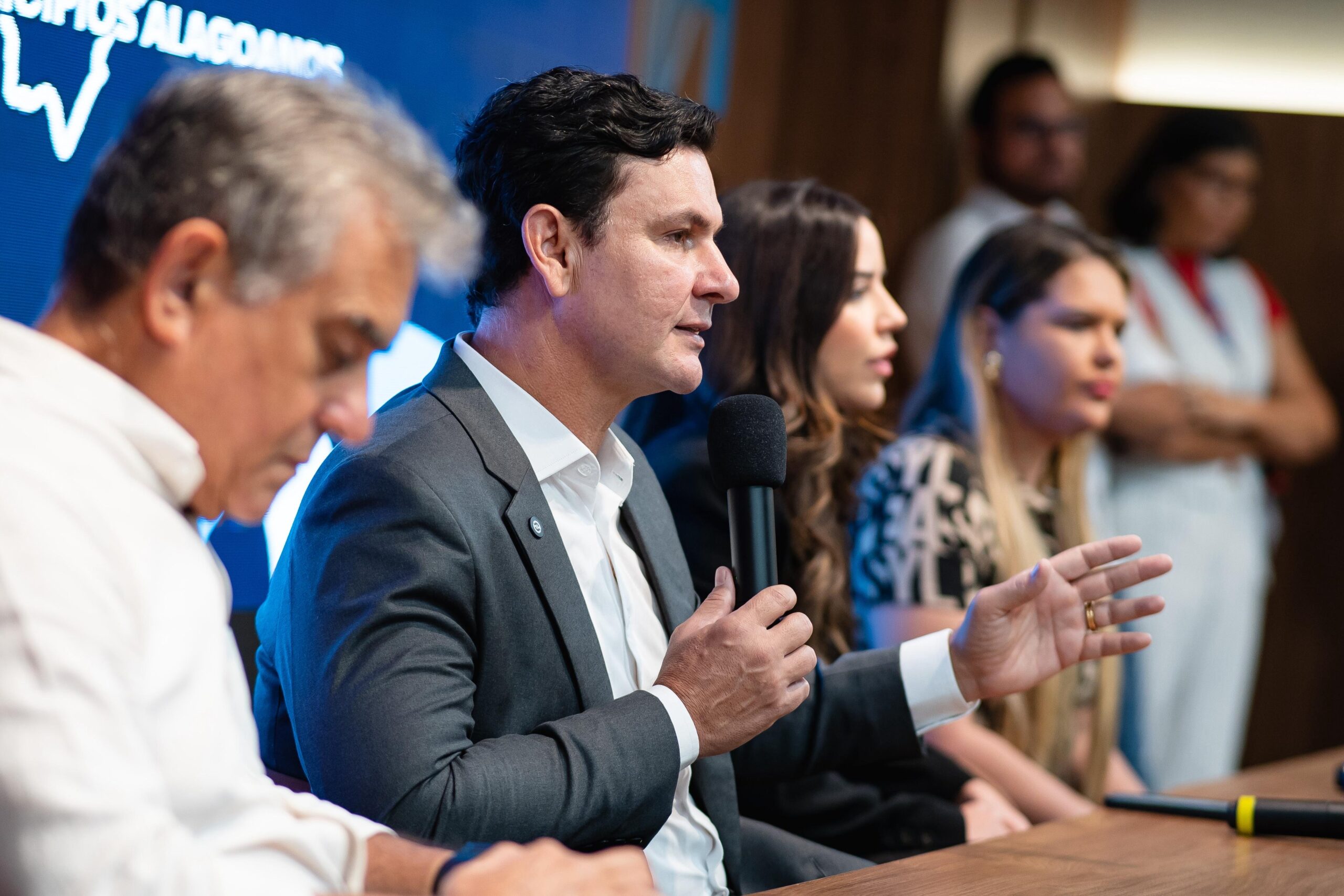 eb770816-1711-4885-8ba4-543f6a100bc8