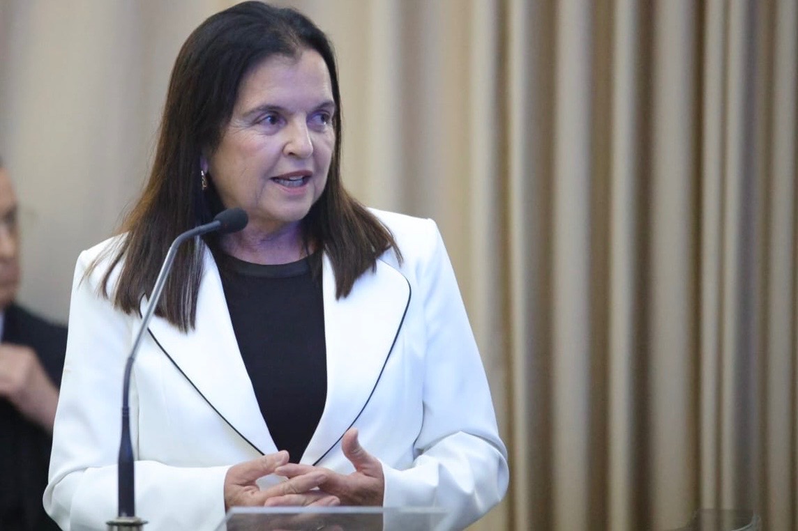 e064f149-f754-405e-ad62-826d8b239824