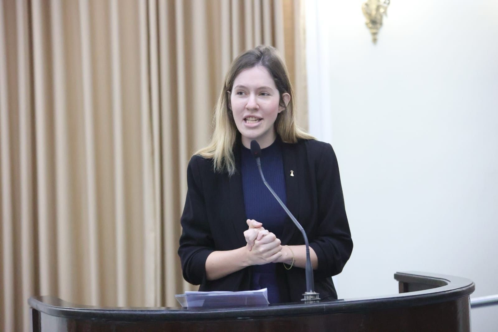 646557ac-fc15-4e45-9001-e03bd93cea2d