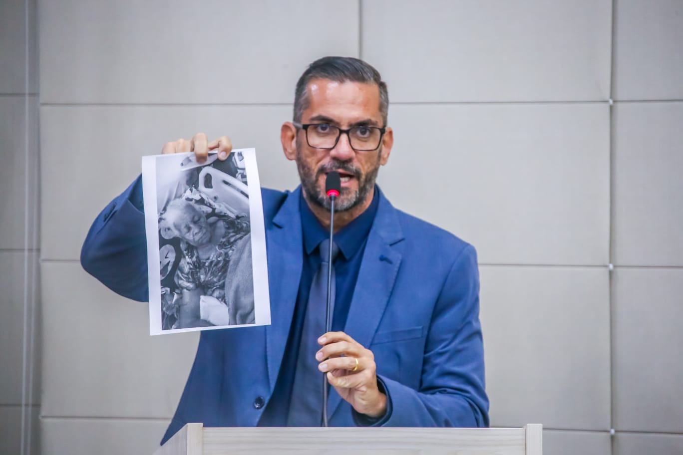 e1437b50-b24b-4b41-a2f5-843b1f4fb2d7