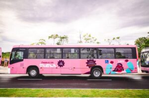 Ônibus da Mulher começa a circular nesta segunda ampliando segurança para passageiras em Maceió