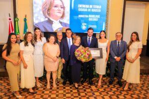 Câmara destaca pioneirismo de Marluce Caldas durante entrega de título de cidadã maceioense