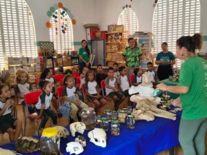 Jequiá da Praia recebe ação do Instituto Biota com alunos da Escola Benedito Coutinho