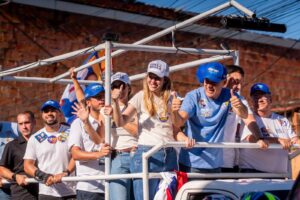Paripueira e Barra de Santo Antônio vão às ruas em mega carreata de apoio à reeleição de Cibele Moura