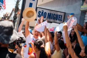 Renan Filho reúne apoiadores em Rio Largo e critica ausência de JHC em debate